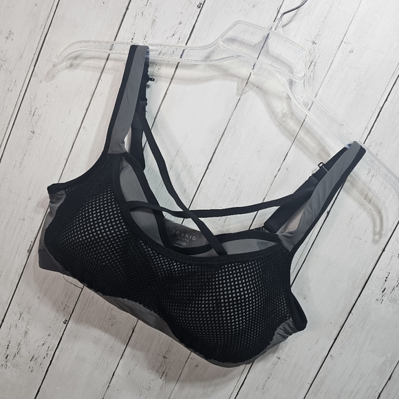 TORRID Active Woman's Gray Mid Impact Underwire Strappy Sports Bra Size 38DD. - Picture 6 of 11